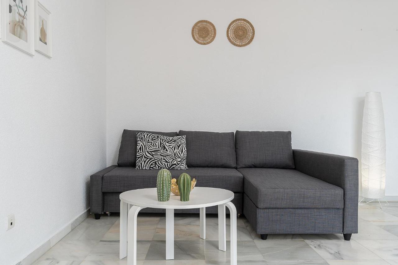 Blonzu Burkina Apartment เบนัลมาเดนา ภายนอก รูปภาพ